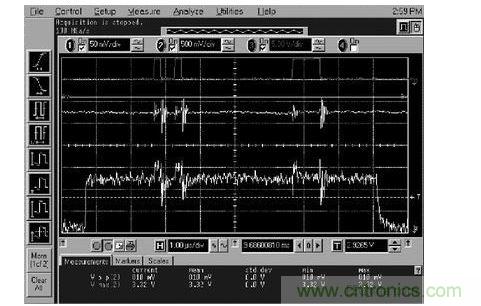 在此示波器照片中，最上面的波形取自JP1(到數(shù)字電位器的數(shù)字碼)，第二個(gè)波形取自JP5(相鄰模擬走線上的噪聲)，最下面的波形取自TP10(16位D/A轉(zhuǎn)換器輸出端的噪聲)。